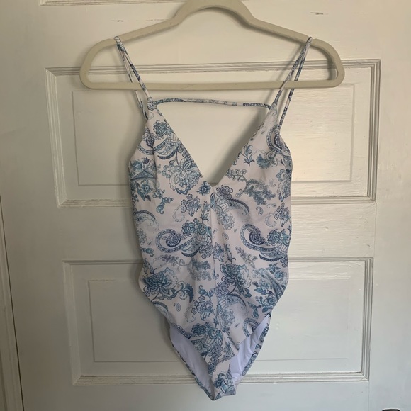 ASOS DESIGN recycled V neck strappy plunge swimsui - Picture 2 of 3